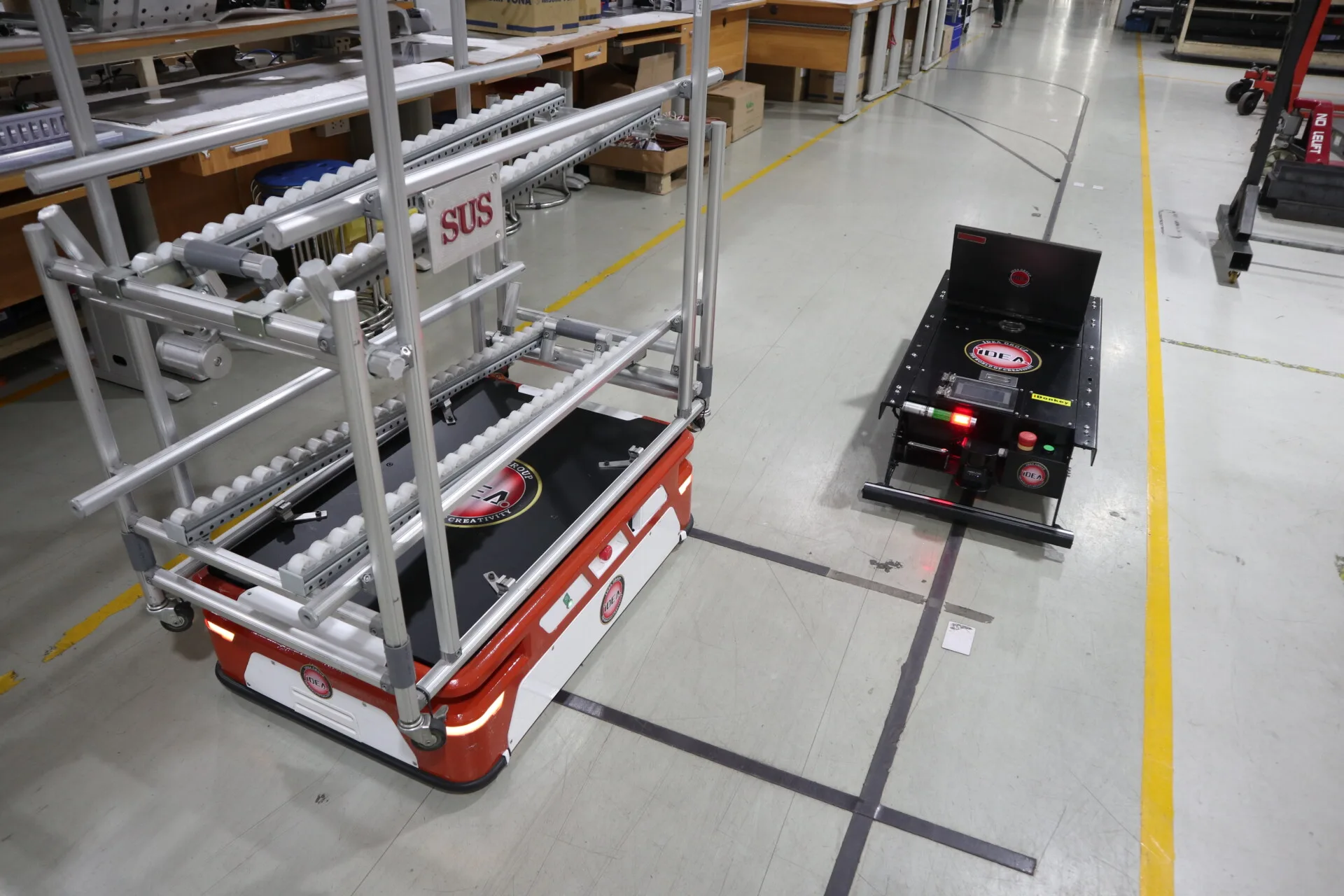 自律走行搬送ロボットAMRソリューション電子部品製造工場向け