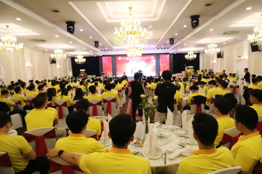 RECAP | Tự hào Kỷ niệm 15 năm thành lập – Hành trình rực rỡ và dấu ấn đáng nhớ của IDEA Group tại Tiệc Tất Niên 2024 27 yep13