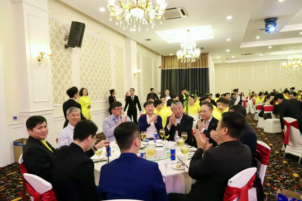 RECAP | Tự hào Kỷ niệm 15 năm thành lập – Hành trình rực rỡ và dấu ấn đáng nhớ của IDEA Group tại Tiệc Tất Niên 2024 5 yep229