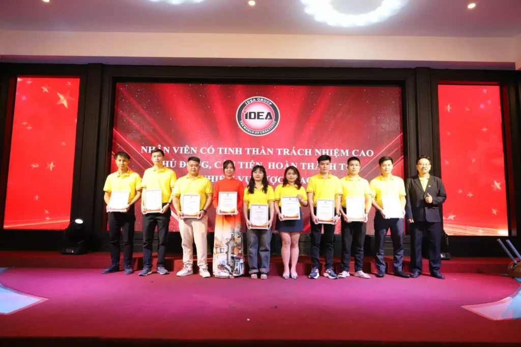 RECAP | Tự hào Kỷ niệm 15 năm thành lập – Hành trình rực rỡ và dấu ấn đáng nhớ của IDEA Group tại Tiệc Tất Niên 2024 7 yep24