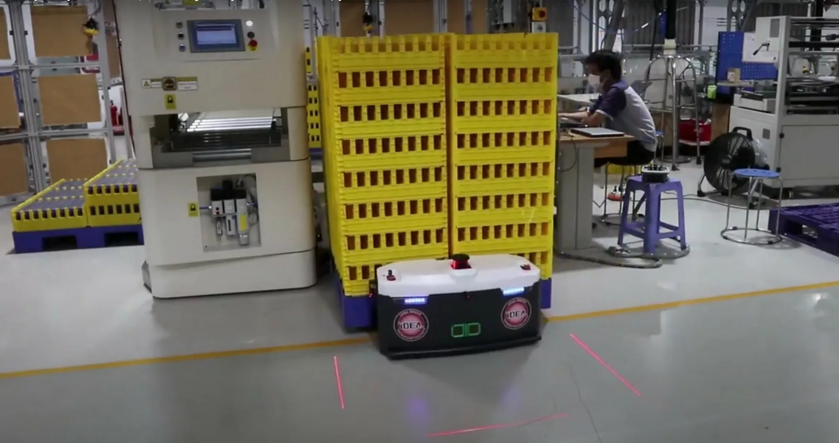 Smart warehouse with AGV