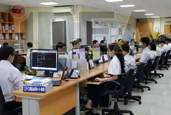 機械設計エンジニア派遣 vs 正社員採用｜コスト削減の最適な選択とは