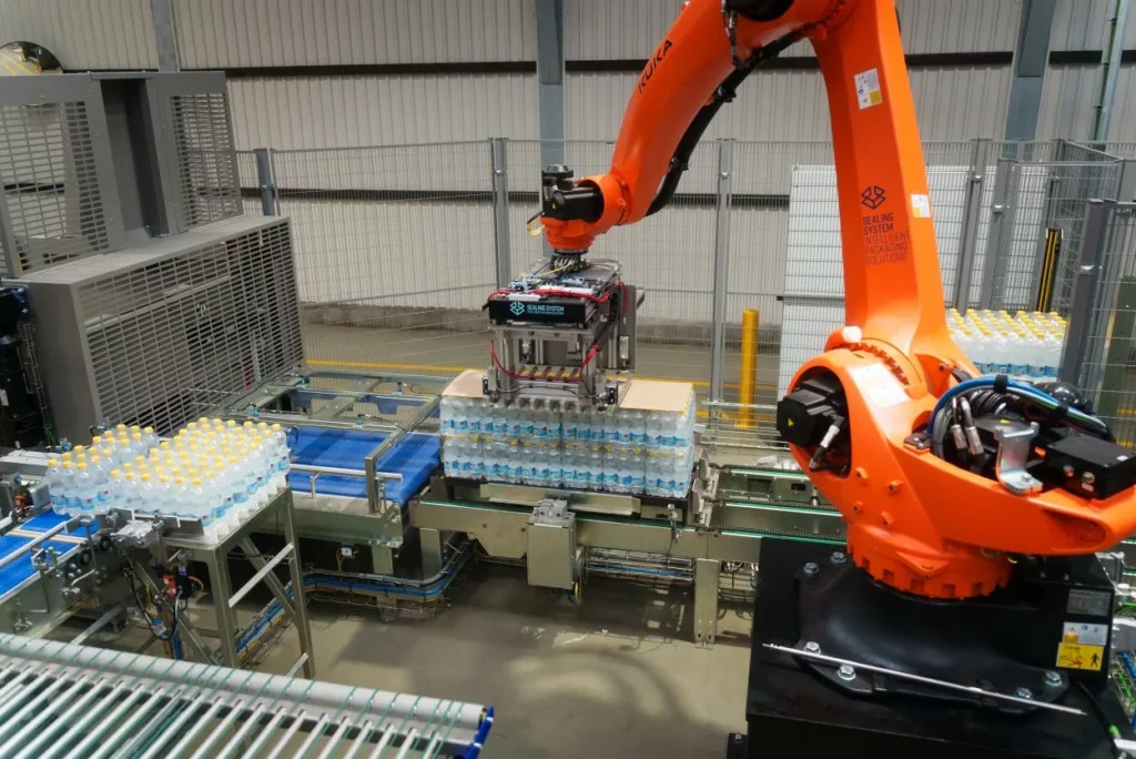 Giải Pháp Palletizing – Giải Pháp Tự Động Hóa Hiệu Quả Cho Doanh Nghiệp Sản Xuất 1 Palletizing xếp chai lên pallet