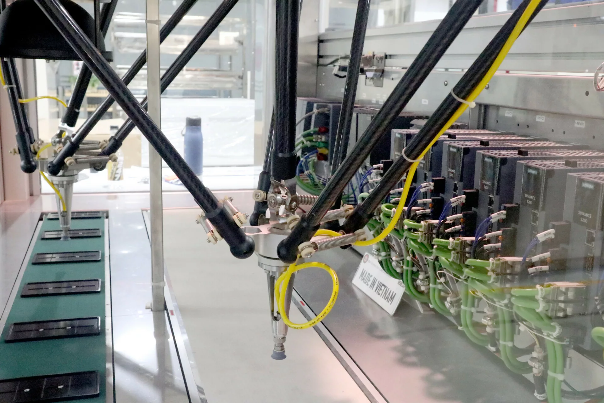 最も多く導入されている工場自動化ソリューション トップ10-7 デルタロボットによるピック&プレース自動化ソリューション