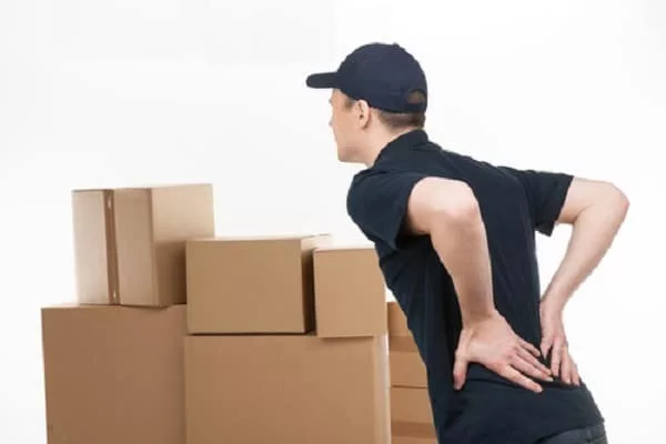 Giải Pháp Palletizing – Giải Pháp Tự Động Hóa Hiệu Quả Cho Doanh Nghiệp Sản Xuất 3 Bê vác liên tục các kiện hàng nặng dễ gây chấn thương cột sống, trượt ngã